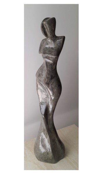 "Standing figure." başlıklı Heykel Clark Camilleri tarafından, Orijinal sanat, Beton