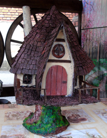 Sculpture titled "Maison de conte" by Claude Blaesius, Original Artwork, Paper maché