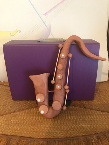 Escultura titulada "Saxophone en argile…" por Argilemusik, Obra de arte original, Arcilla
