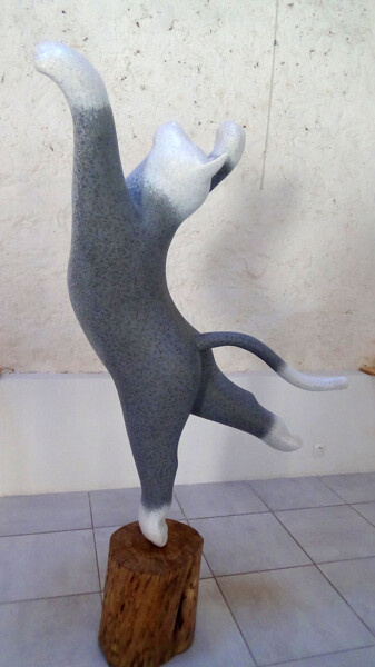 Escultura intitulada "L'élégance du CHAT" por Claude Feuillet, Obras de arte originais, Resina