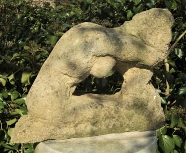 Skulptur mit dem Titel "NU 45" von Claude Hardenne, Original-Kunstwerk, Stein