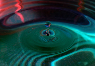 Photographie intitulée "Goutte d'eau.jpg" par Claude Renouvin, Œuvre d'art originale