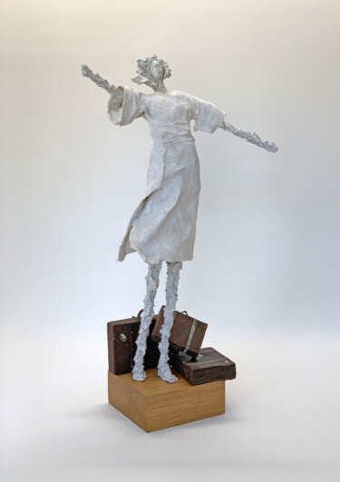 Sculpture titled "Arrived ..." by Claudia König (koenigsfigurine), Original Artwork, Paper maché