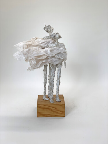 Sculpture intitulée "Waiting" par Claudia König (koenigsfigurine), Œuvre d'art originale, Papier mâché