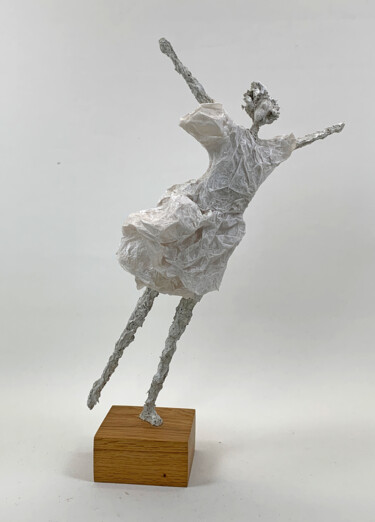 Sculpture intitulée "Tänzerin" par Claudia König (koenigsfigurine), Œuvre d'art originale, Papier mâché