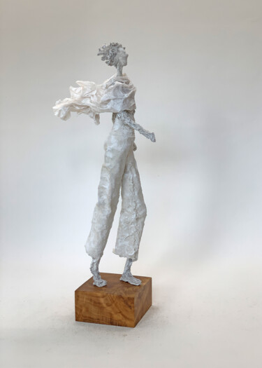 Sculpture titled "Elsewhere" by Claudia König, Original Artwork, Paper maché