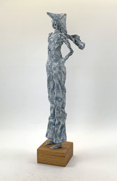 Escultura intitulada "Mon Capitaine!" por Claudia König, Obras de arte originais, Papel