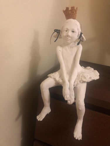 Escultura intitulada "Bailarina" por Claudia Marques, Obras de arte originais, Argila