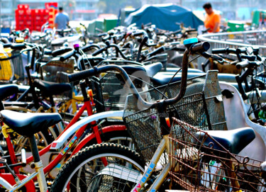 Fotografie getiteld "Hong Kong - Bicycle…" door Clement Tsang, Origineel Kunstwerk, Digitale fotografie