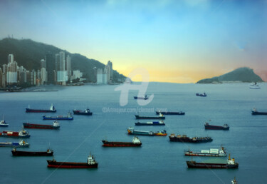 Fotografia intitulada "HK24-Harbor Entrance" por Clement Tsang, Obras de arte originais, Fotografia digital