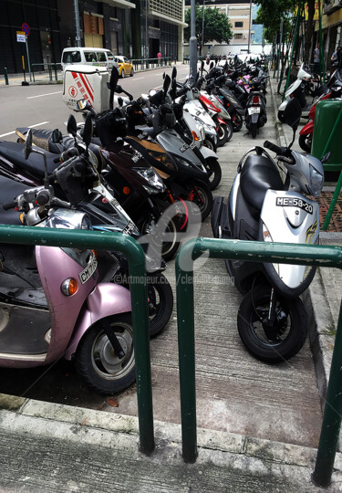 Фотография под названием "Macau - Motorcycle…" - Clement Tsang, Подлинное произведение искусства, Цифровая фотография