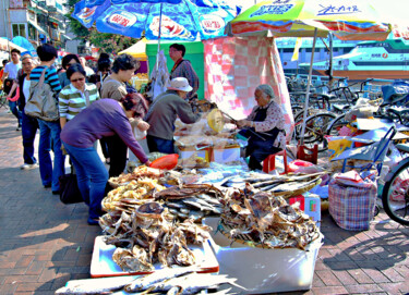 Photographie intitulée "Old Lady Selling Dr…" par Clement Tsang, Œuvre d'art originale, Photographie numérique