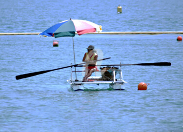 Photographie intitulée "HK62-The Life Guard" par Clement Tsang, Œuvre d'art originale, Photographie numérique