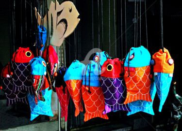 Fotografía titulada "Colorful Fish for S…" por Clement Tsang, Obra de arte original, Fotografía digital