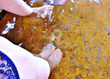 Fotografia intitolato "Fish eating foot sk…" da Clement Tsang, Opera d'arte originale, Fotografia digitale