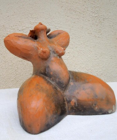 Skulptur mit dem Titel "dame 4" von Isabelle Clergue, Original-Kunstwerk, Terra cotta