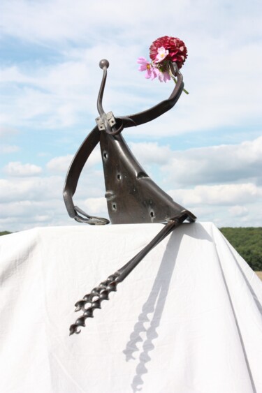 Sculpture intitulée "La belle" par Clive Manuel, Œuvre d'art originale, Métaux