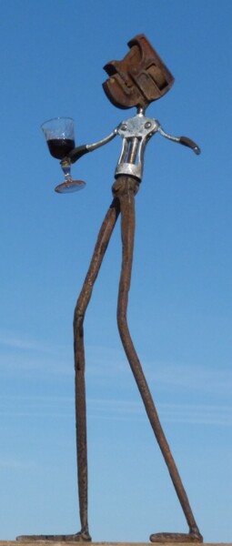 Skulptur mit dem Titel "Drinking" von Clive Manuel, Original-Kunstwerk, Metalle