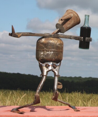 Sculpture intitulée "A drunk character" par Clive Manuel, Œuvre d'art originale, Métaux
