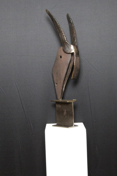 Sculpture titled "trophée des Alpes" by Claude Germain, Original Artwork, Metals