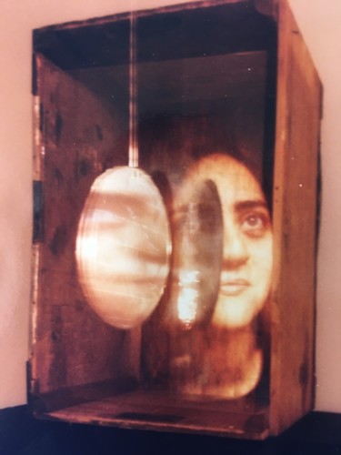 Sculptuur getiteld "Reflect- box" door Céline Vaye, Origineel Kunstwerk, Glas