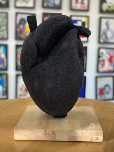 Sculpture titled "Heart black" by Cobo, Original Artwork, Resin