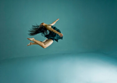 Photographie intitulée "Dancer: Gama #1" par Cody Choi, Œuvre d'art originale, Photographie numérique