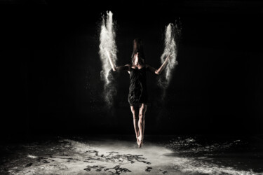 「DANCER: FLORA #12」というタイトルの写真撮影 Cody Choiによって, オリジナルのアートワーク, デジタル