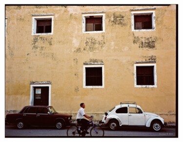 Photography titled "«Le mur jaune» - (b…" by Cojan, Original Artwork, Analog photography