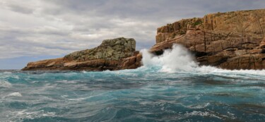 Fotografia intitolato "dangerous seas" da Colin Jones, Opera d'arte originale, Fotografia digitale