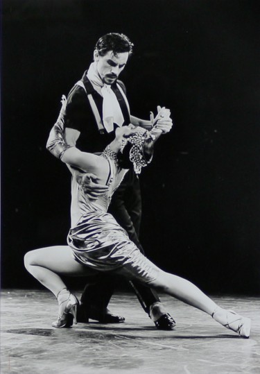 Photographie intitulée ""Sandor & Mirriam"" par Collection Tango, Œuvre d'art originale, Photographie argentique Monté sur C…