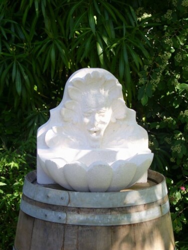 Sculpture intitulée "FONTAINE AVEC MASCA…" par Coralie Quincey, Œuvre d'art originale, Pierre