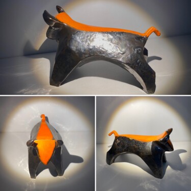 Sculpture titled ""TORO" dos orange" by Corinne Jeanjean, Original Artwork, Ceramics