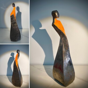 Sculpture titled "STRIANA" by Corinne Jeanjean, Original Artwork, Ceramics