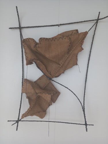 Sculpture titled "Papillons jouant su…" by Coco Vewenda, Original Artwork, Metals