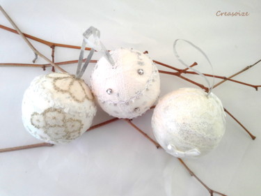 Collagen mit dem Titel "boules blanches sha…" von Creasoize, Original-Kunstwerk, Collagen