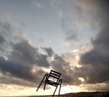 Photographie intitulée "La Chaise Bleue" par Creasoize, Œuvre d'art originale, Photographie numérique