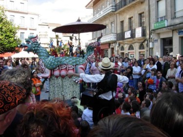 Instalação intitulada "Dragocirco" por Criadores De Imagens, Obras de arte originais