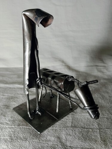 Sculpture titled "Monje viajero" by Cristian Bustos, Original Artwork, Metals