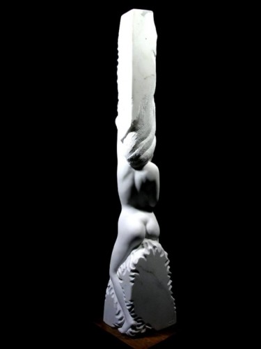 Sculpture titled "Crestola" by Cristina Carusi, Original Artwork, Stone