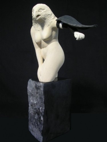 Scultura intitolato "Chimeira" da Cristina Carusi, Opera d'arte originale, Pietra