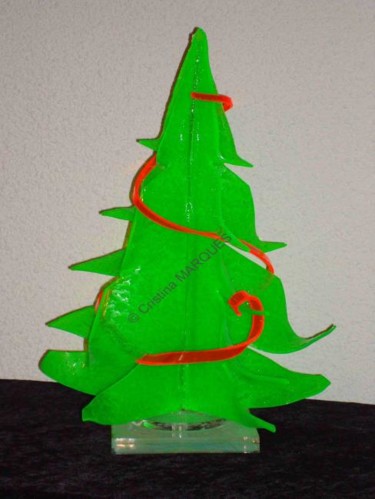 Sculpture intitulée "Le Sapin vert avec…" par Cristina Marquès, Œuvre d'art originale, Plastique