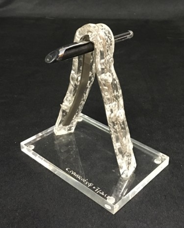 Sculpture intitulée "Glider (porte stylo)" par Cristina Marquès, Œuvre d'art originale, Plastique