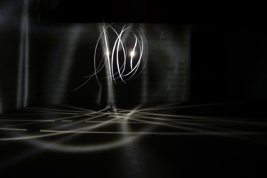Photographie intitulée "graph light" par Cristo Ash, Œuvre d'art originale