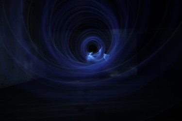 「tunnel」というタイトルの写真撮影 Cristo Ashによって, オリジナルのアートワーク, ライトペインティング