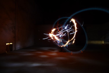 Photographie intitulée "pyrotechlight" par Cristo Ash, Œuvre d'art originale