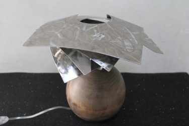 Skulptur mit dem Titel "spiral lamp" von Cristo Ash, Original-Kunstwerk