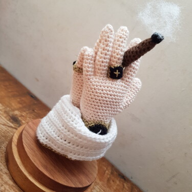 Priez pour nous Art textile intitulée "Priez pour nous" par Crochet Du Droit, Œuvre d'art originale, Fil