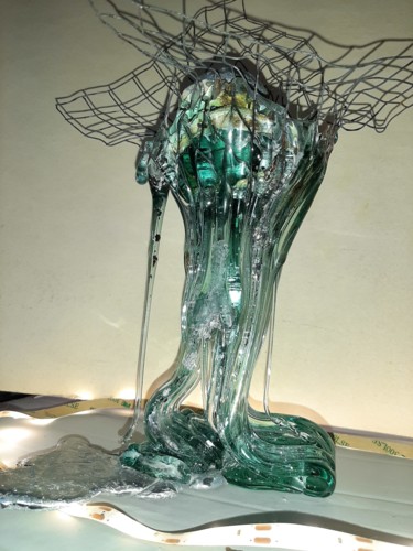 Sculpture titled "Larmes de guerre" by Loick Maignan, Original Artwork, Glass