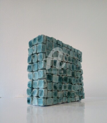 Скульптура под названием "Antiquité" - Cubeart Boitoart, Подлинное произведение искусства, Глина